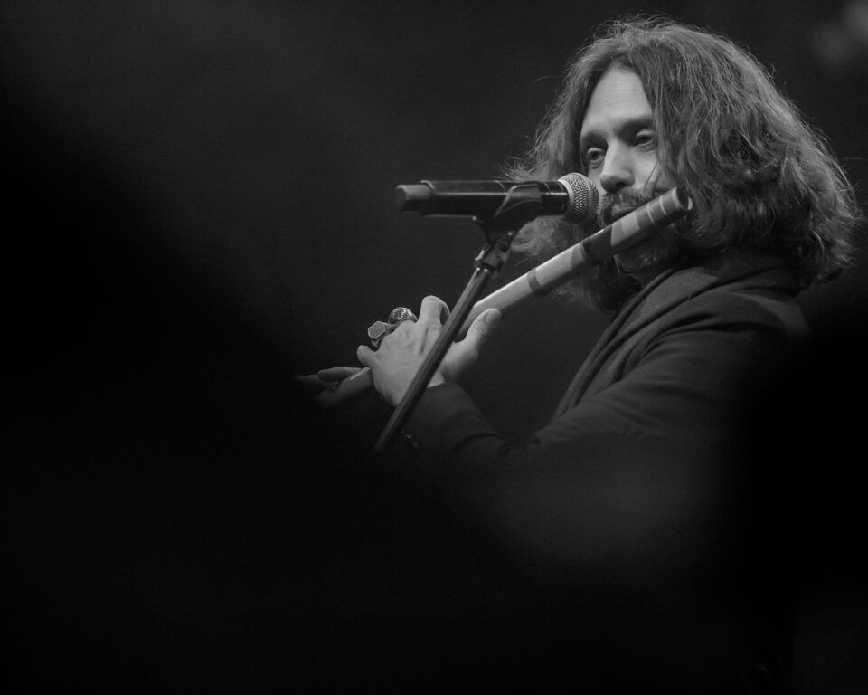 शाइ बेन त्ज़ूर लाइव