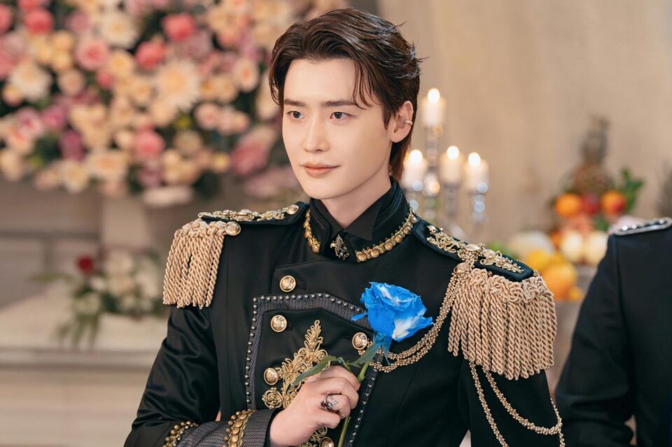 லீ ஜாங்-சுக், 'தி ரீமேரேட் எம்ப்ரஸ்' படத்தில் ஹென்றியாக நடித்தார்.