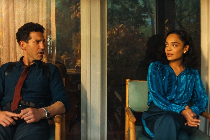 His & Hers. (L to R) Jon Bernthal as Detective Jack Harper and Tessa Thompson as Anna in Episode #101 of His & Hers. Cr. Courtesy of Netflix © 2025